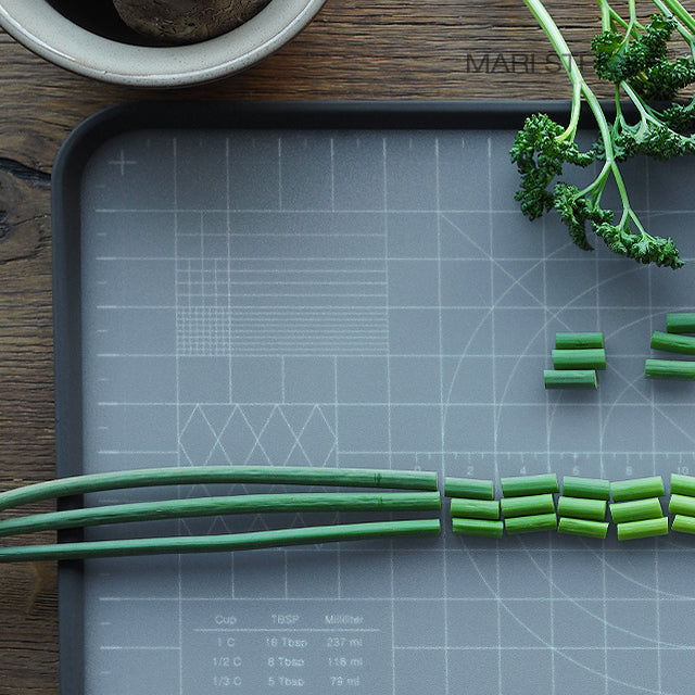 Mari Steiger 雙面不鏽鋼砧板 防滑抗菌 29x39cm