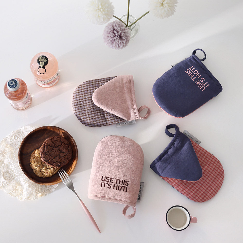 韓國製 BELLELIFE 格紋拼色刺繡烤箱手套