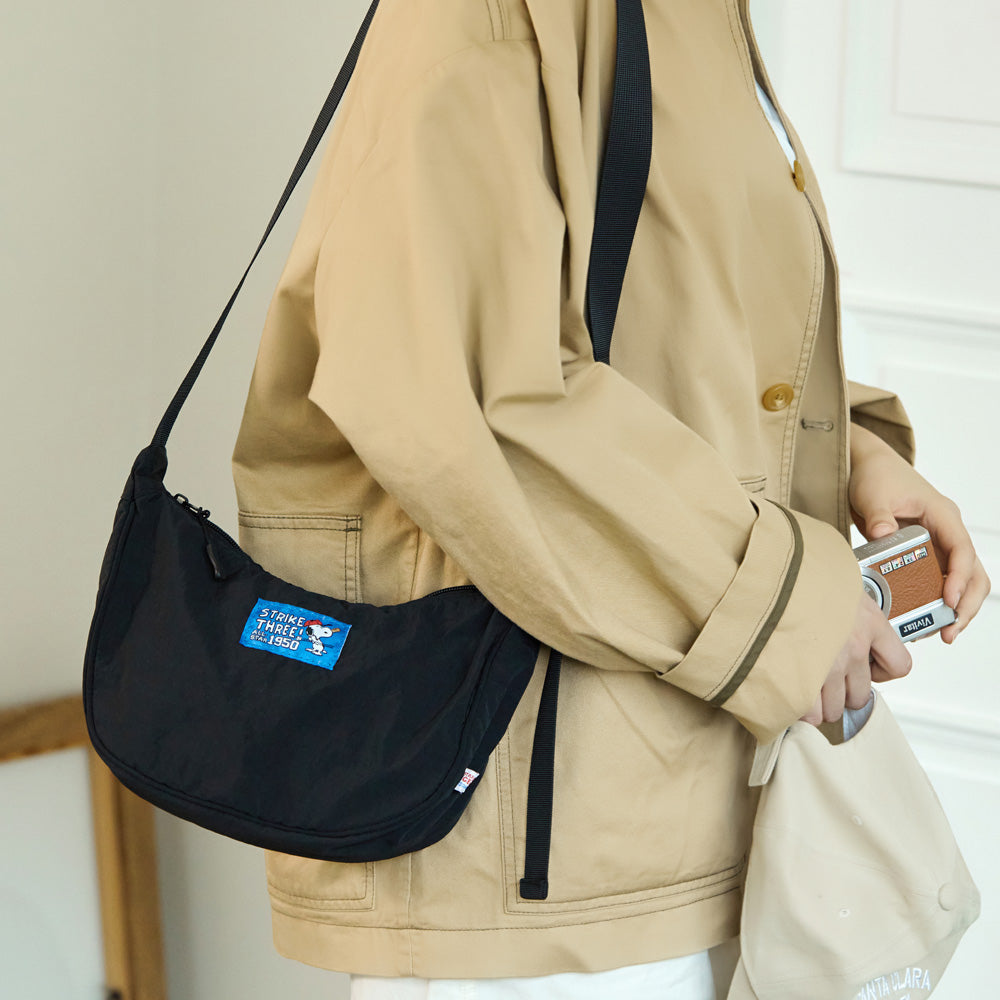 Snoopy Peanuts Weekend Hobo Bag 輕便斜背包