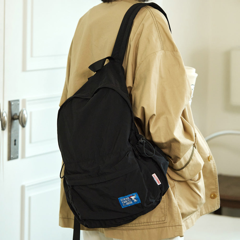 Snoopy PEANUTS 週末休閒後背包（雙色可選）