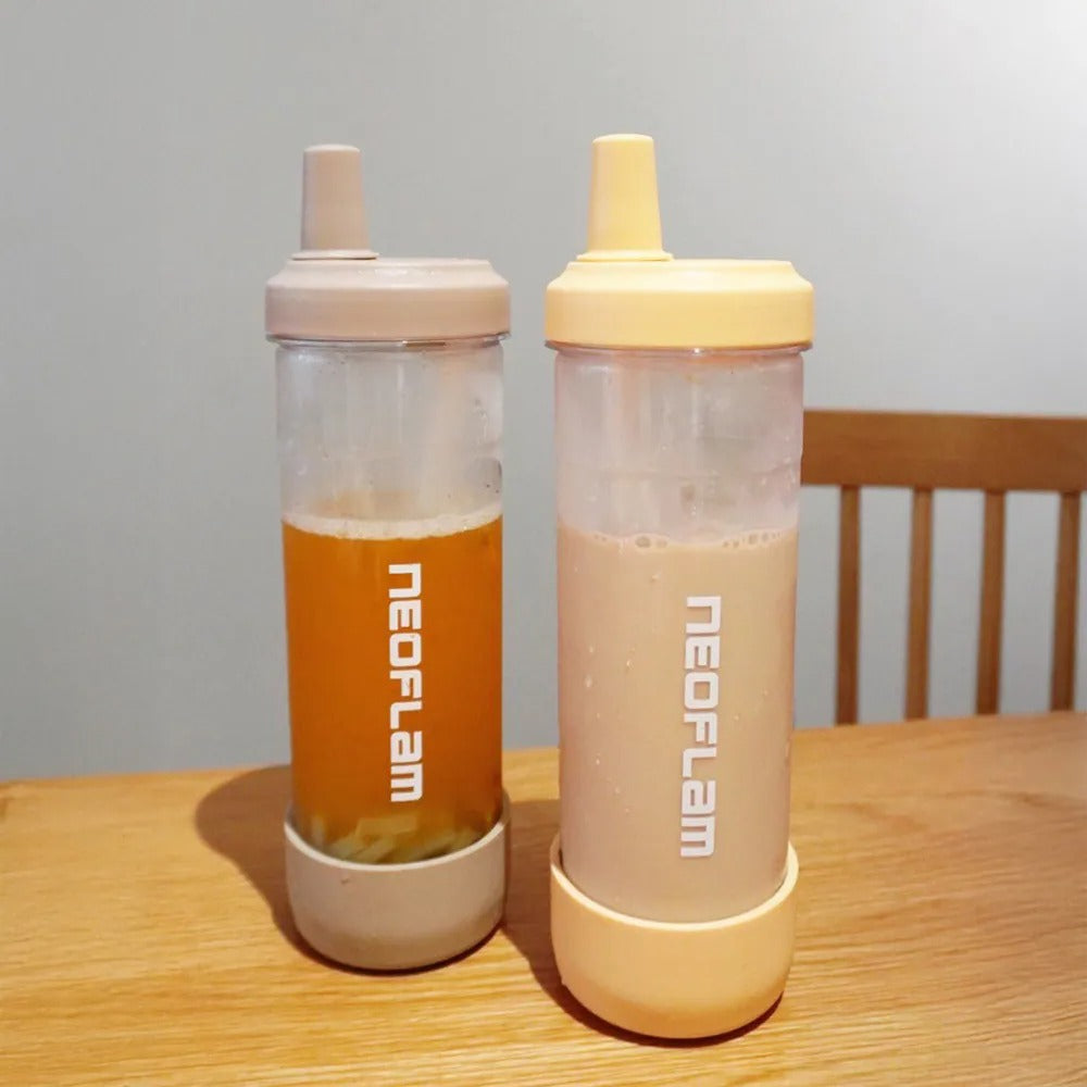 Neoflam 隨行吸管杯900ml (顏色隨機）